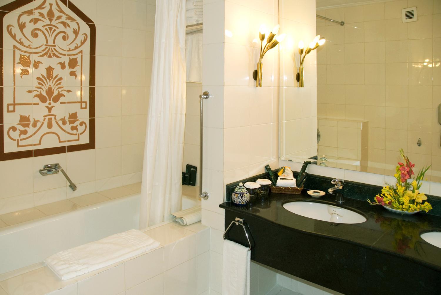 Avari Lahore Hotel
