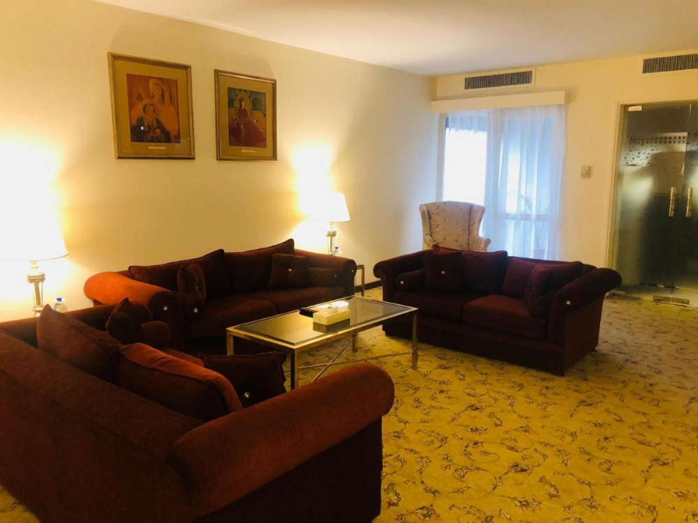 Room image 4