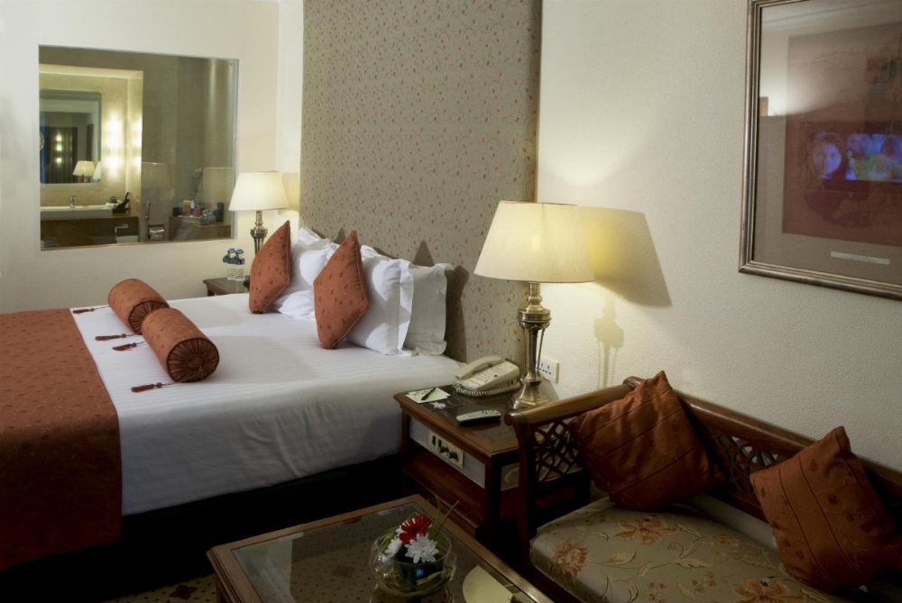 Room image 4